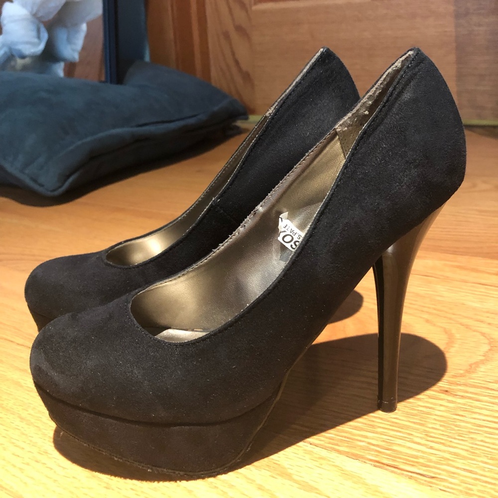 Mossimo Suede Pumps